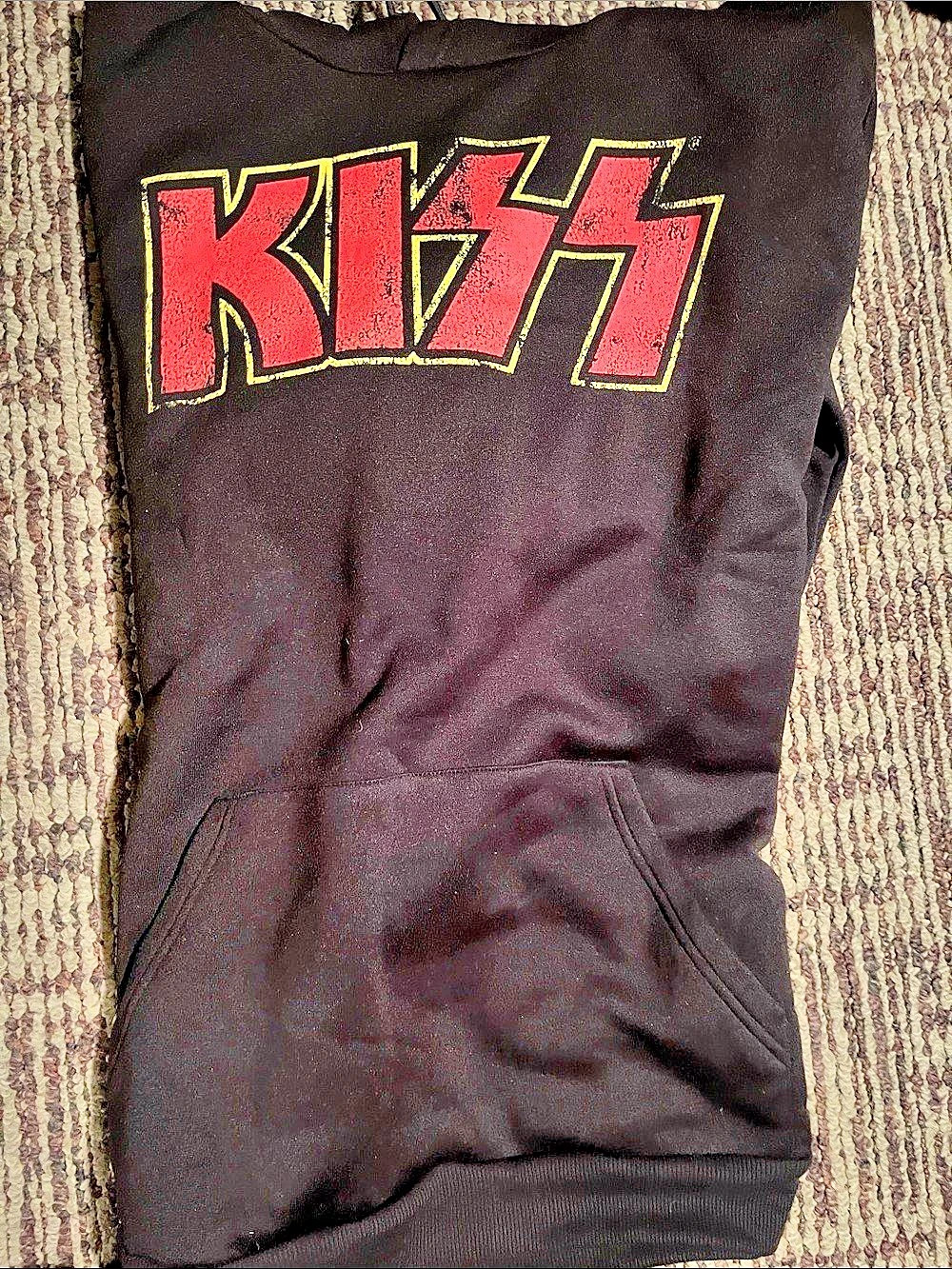 KISS Graphic Pullover Hoodie in Black & Red